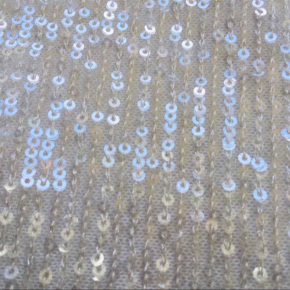 Cable & Gauge cream color sequin sleeveless halter top size medium - Picture 8 of 8